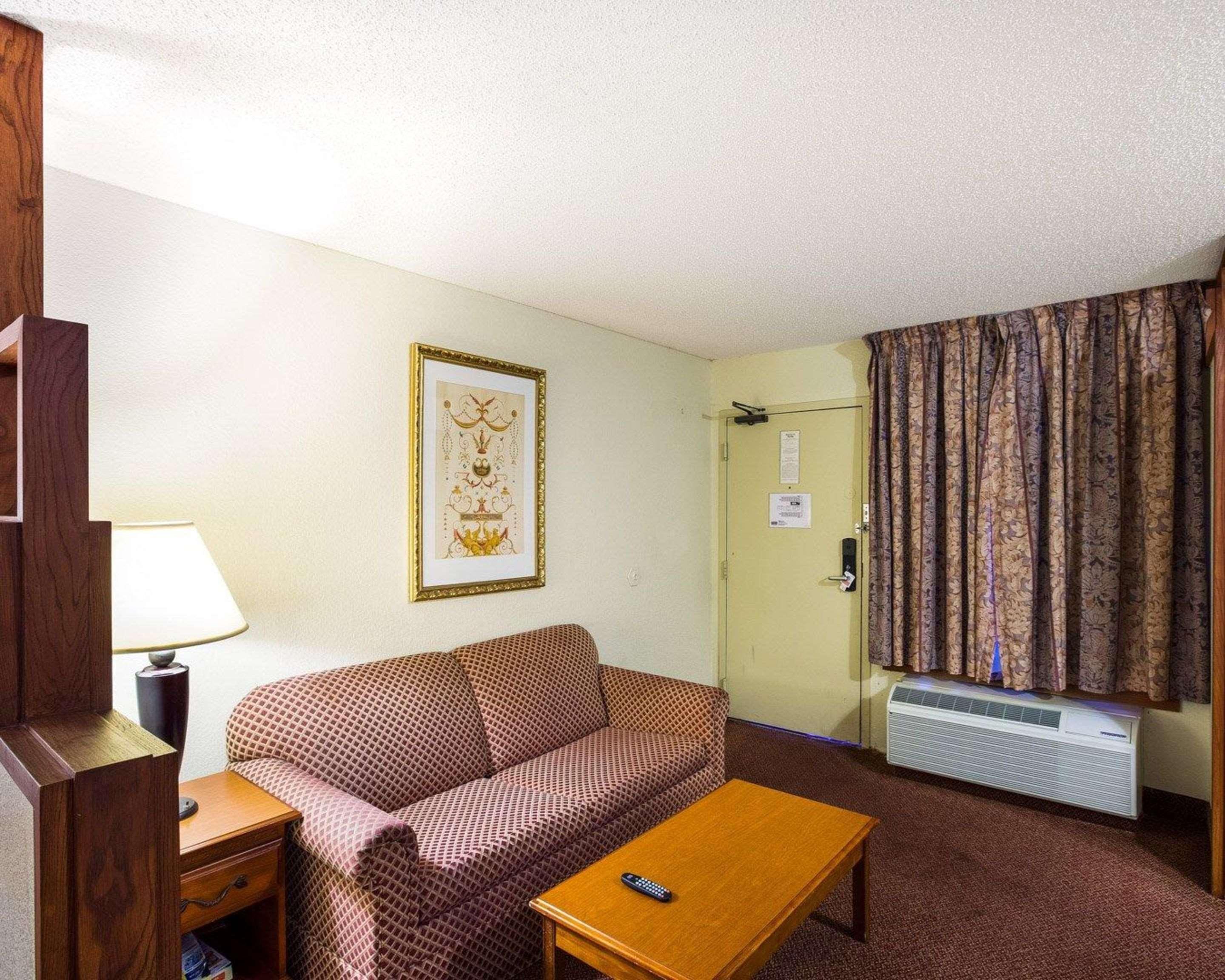 Rodeway Inn y Suites Fiesta Park San Antonio Exterior foto