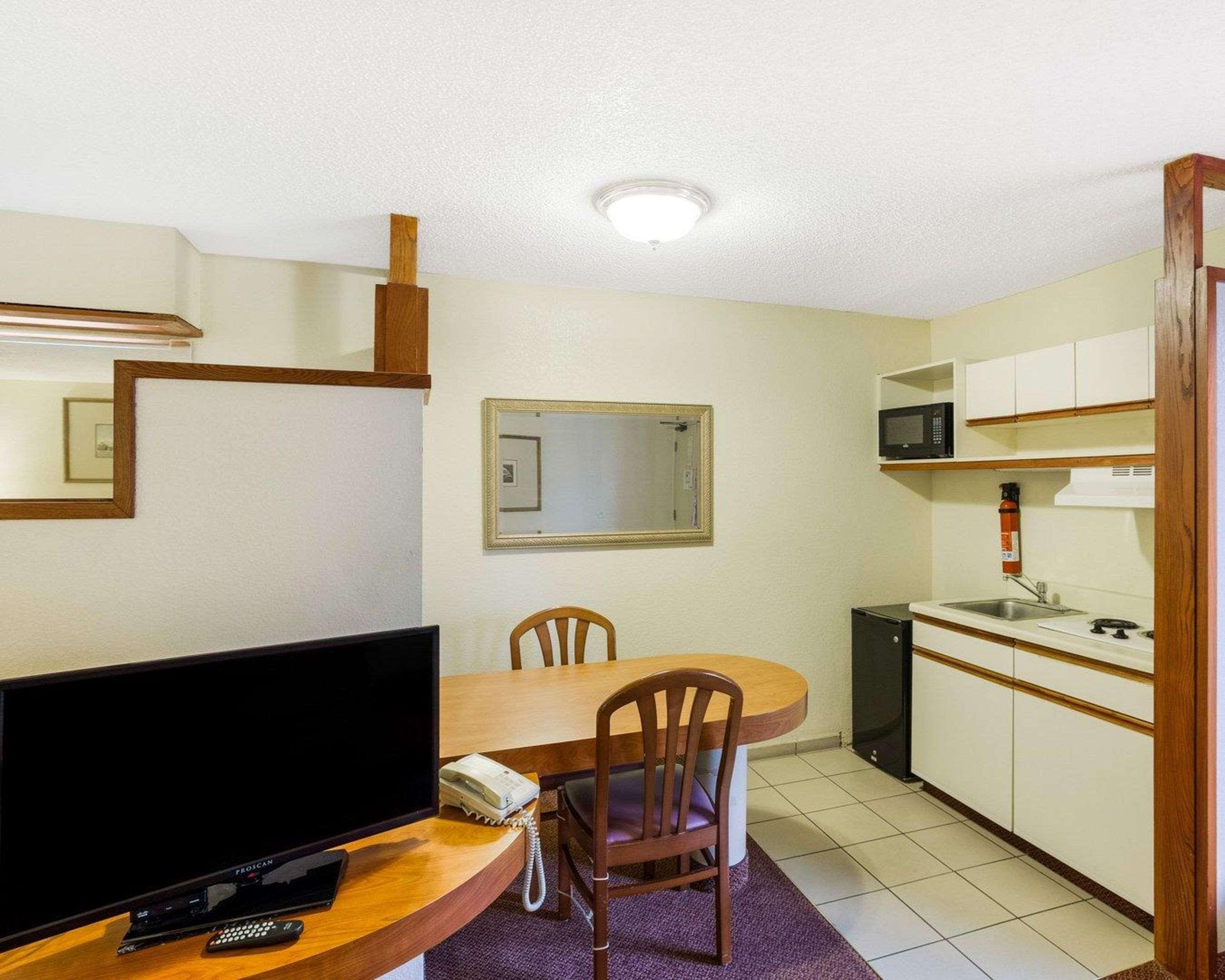 Rodeway Inn y Suites Fiesta Park San Antonio Exterior foto