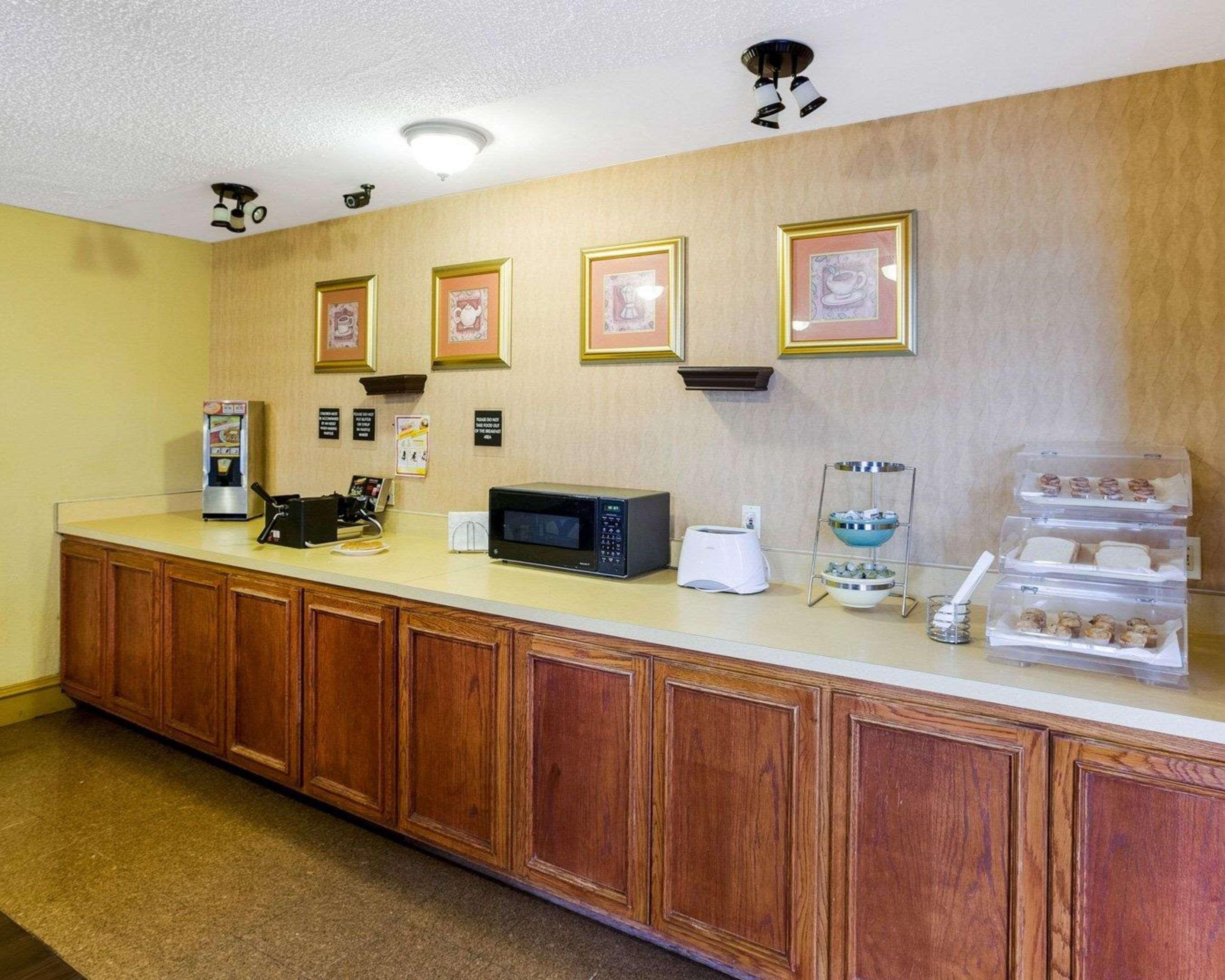 Rodeway Inn y Suites Fiesta Park San Antonio Exterior foto