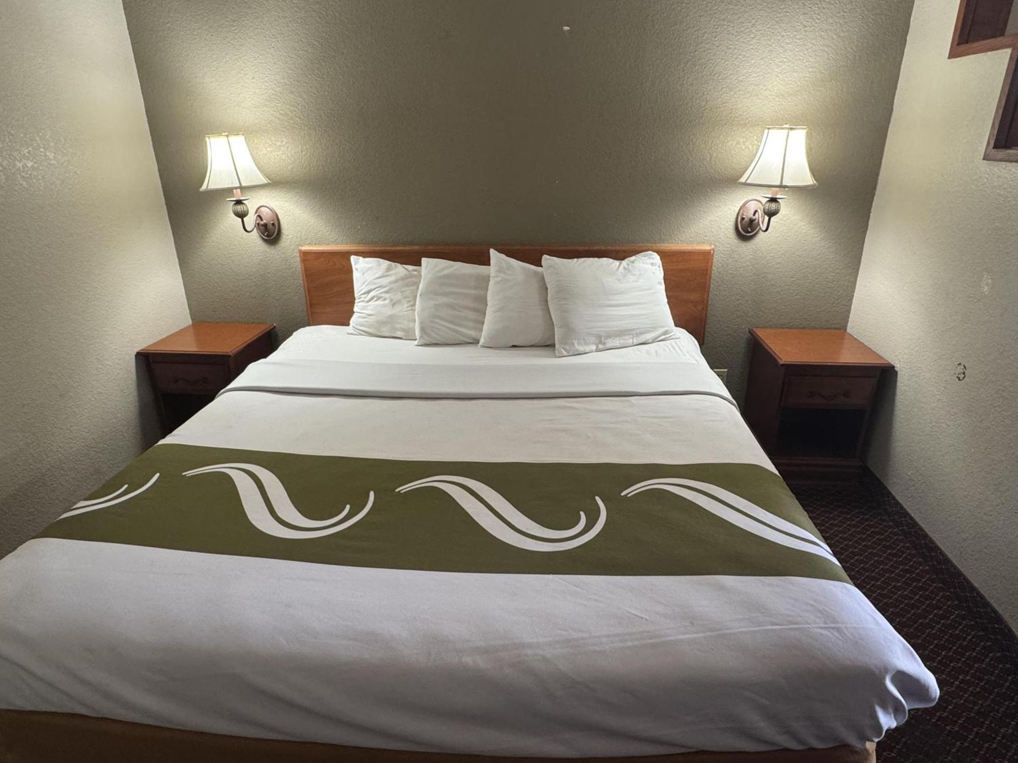 Rodeway Inn y Suites Fiesta Park San Antonio Exterior foto